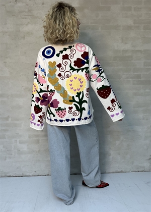 Maggie jakke White Rose Suzani Embroidery Sissel Edelbo 